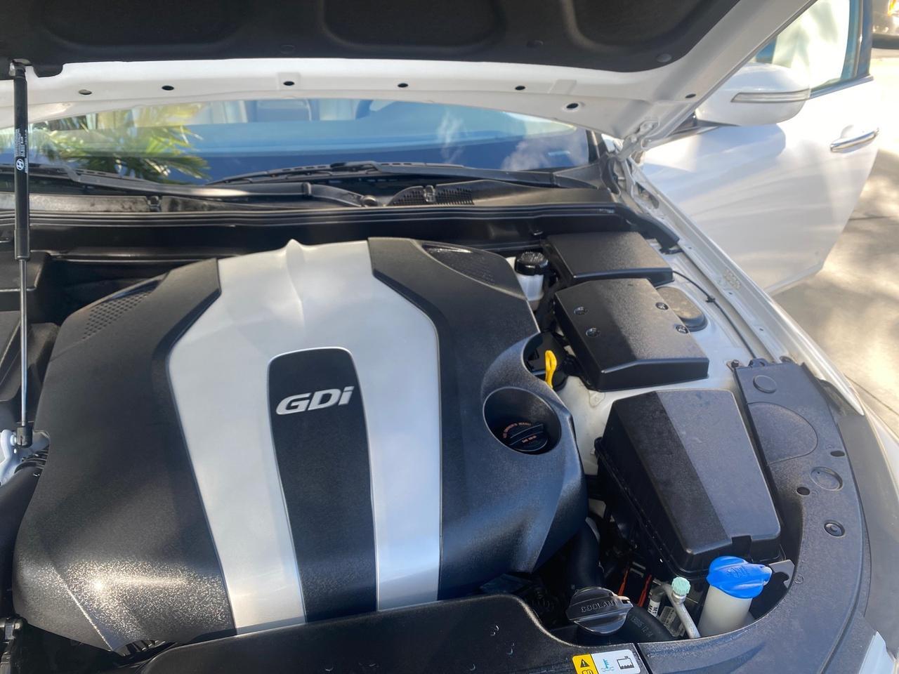 2013 Hyundai Genesis 3.8L LOW MILES 33,575 Pompano Beach FL