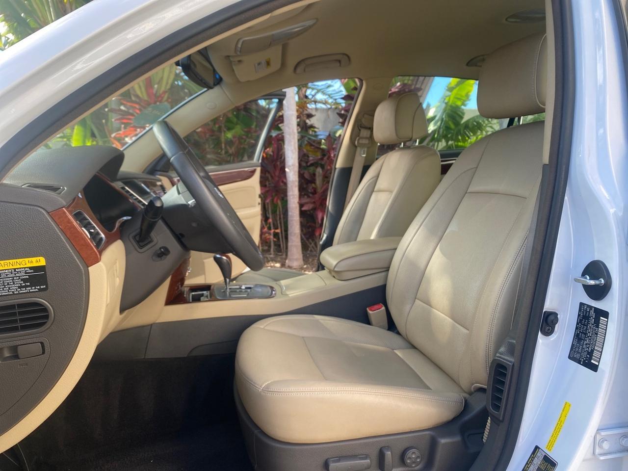 2013 Hyundai Genesis 3.8L LOW MILES 33,575 Pompano Beach FL