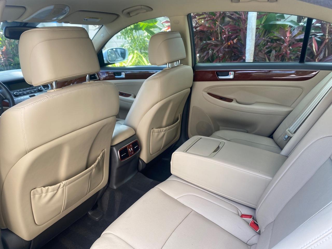 2013 Hyundai Genesis 3.8L LOW MILES 33,575 Pompano Beach FL