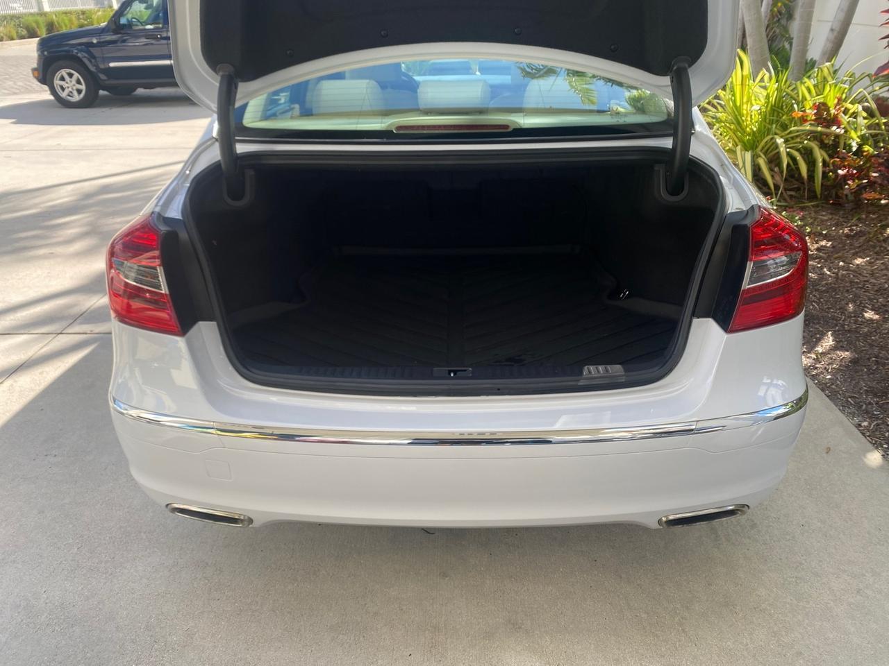 2013 Hyundai Genesis 3.8L LOW MILES 33,575 Pompano Beach FL