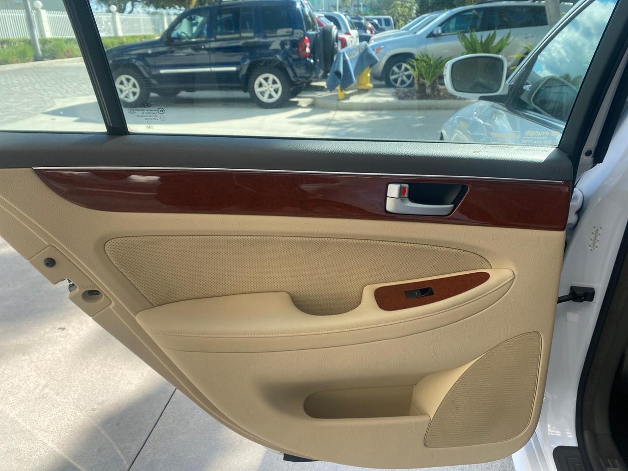 2013 Hyundai Genesis 3.8L LOW MILES 33,575 Pompano Beach FL
