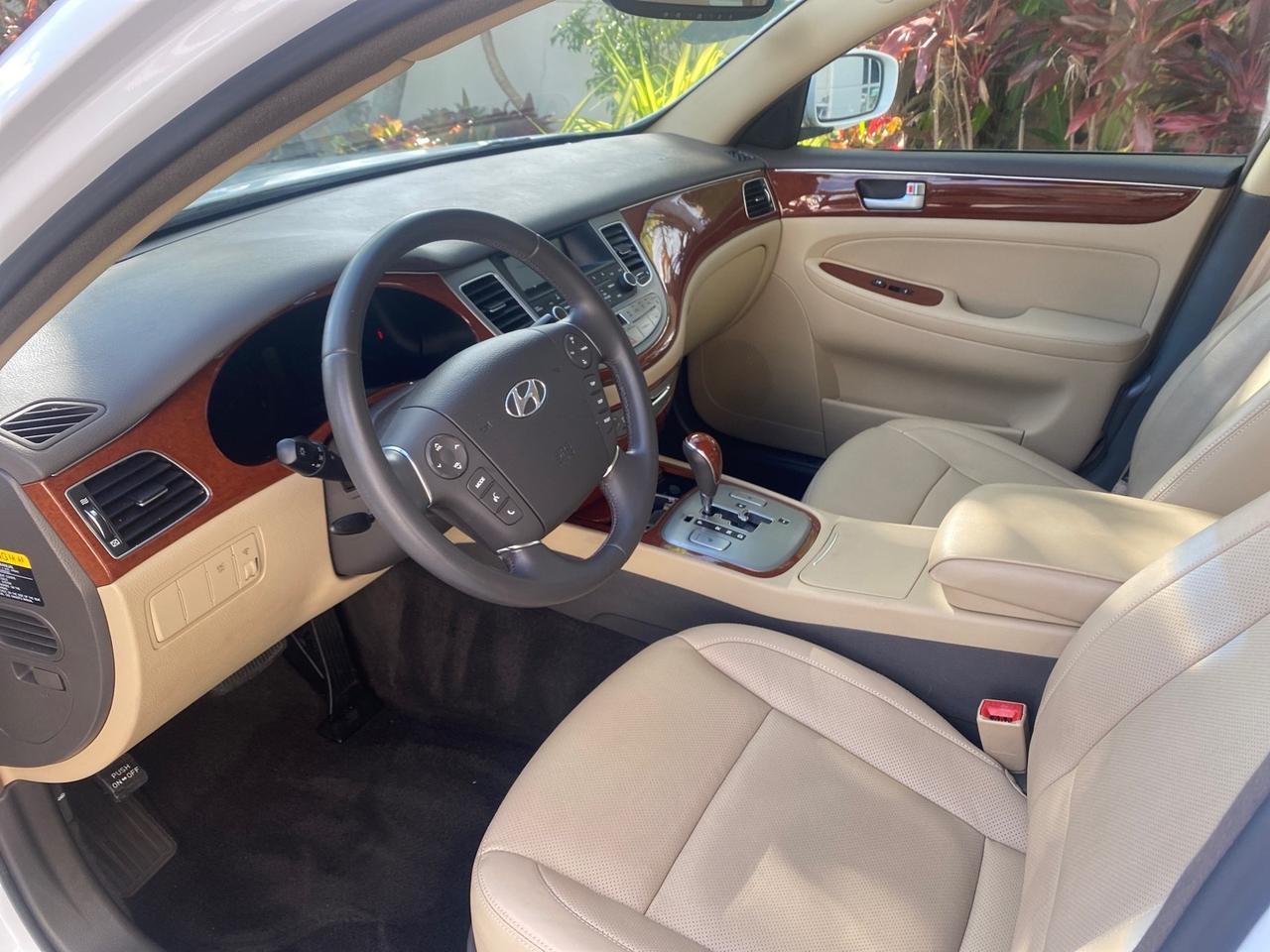 2013 Hyundai Genesis 3.8L LOW MILES 33,575 Pompano Beach FL