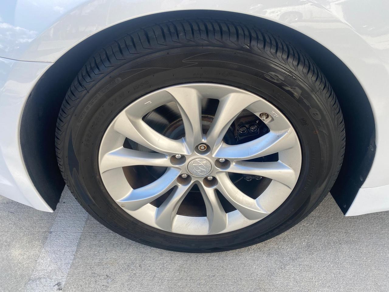 2013 Hyundai Genesis 3.8L LOW MILES 33,575 Pompano Beach FL