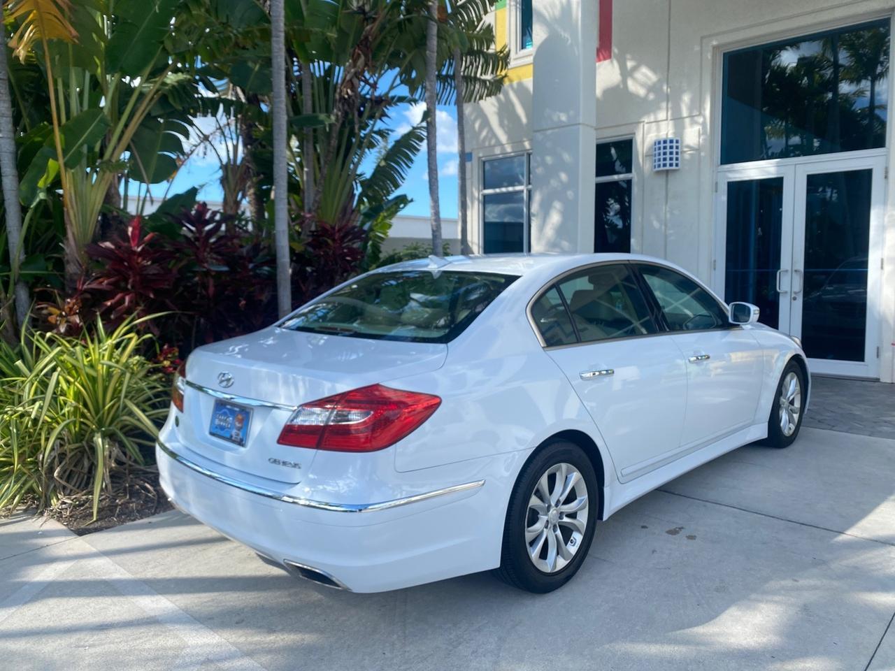 2013 Hyundai Genesis 3.8L LOW MILES 33,575 Pompano Beach FL