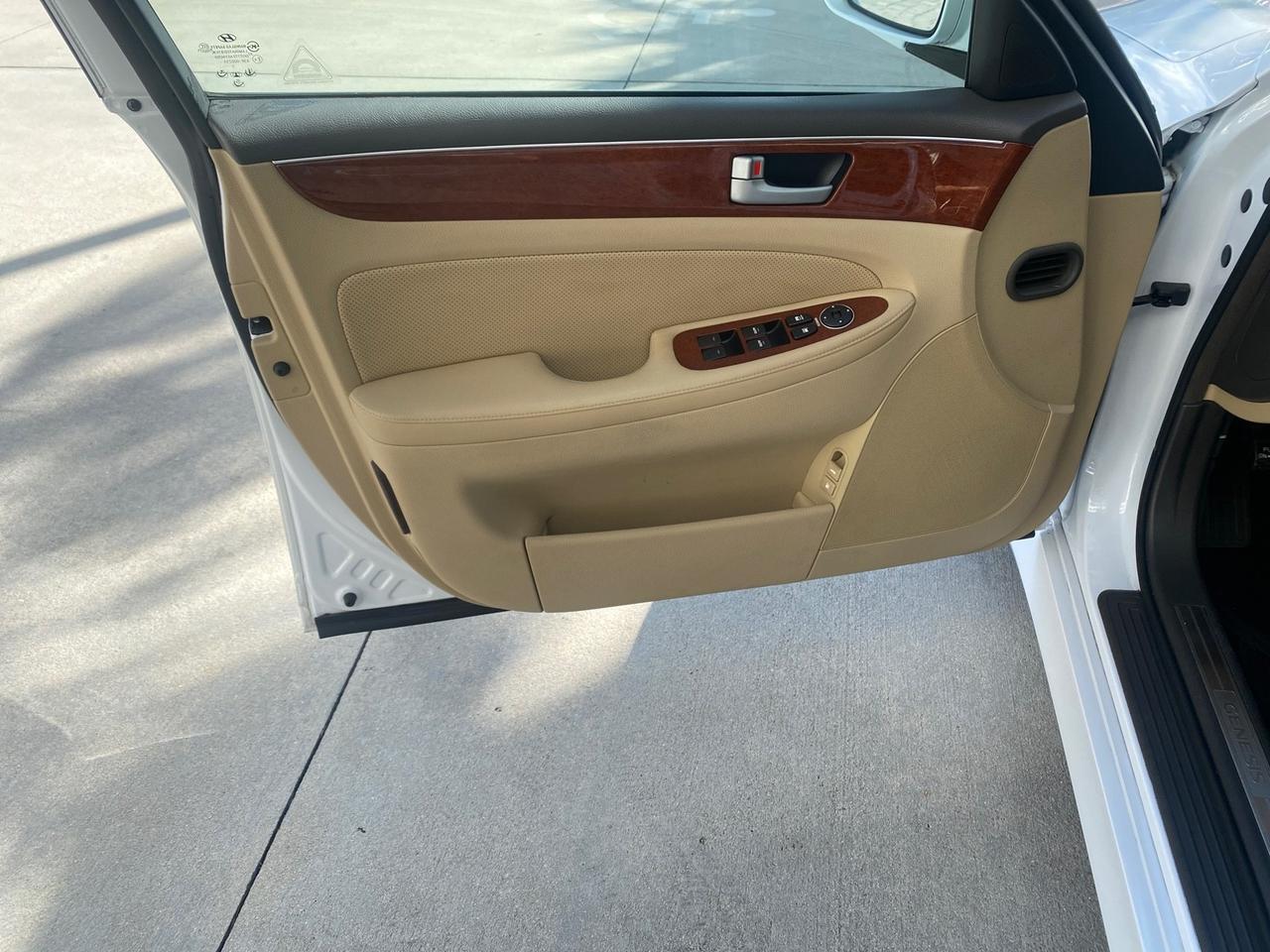 2013 Hyundai Genesis 3.8L LOW MILES 33,575 Pompano Beach FL