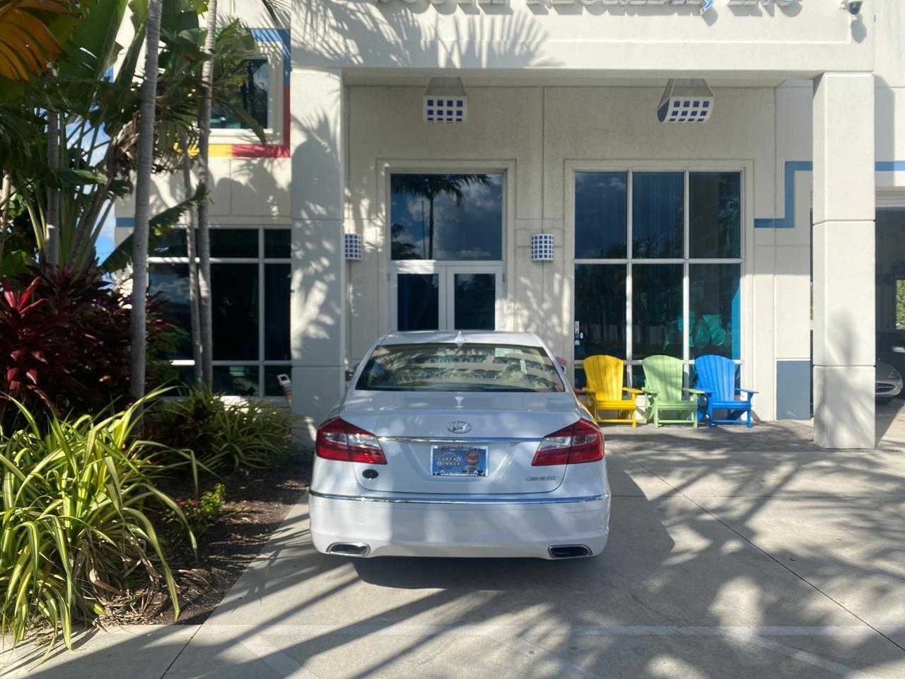 2013 Hyundai Genesis 3.8L LOW MILES 33,575 Pompano Beach FL