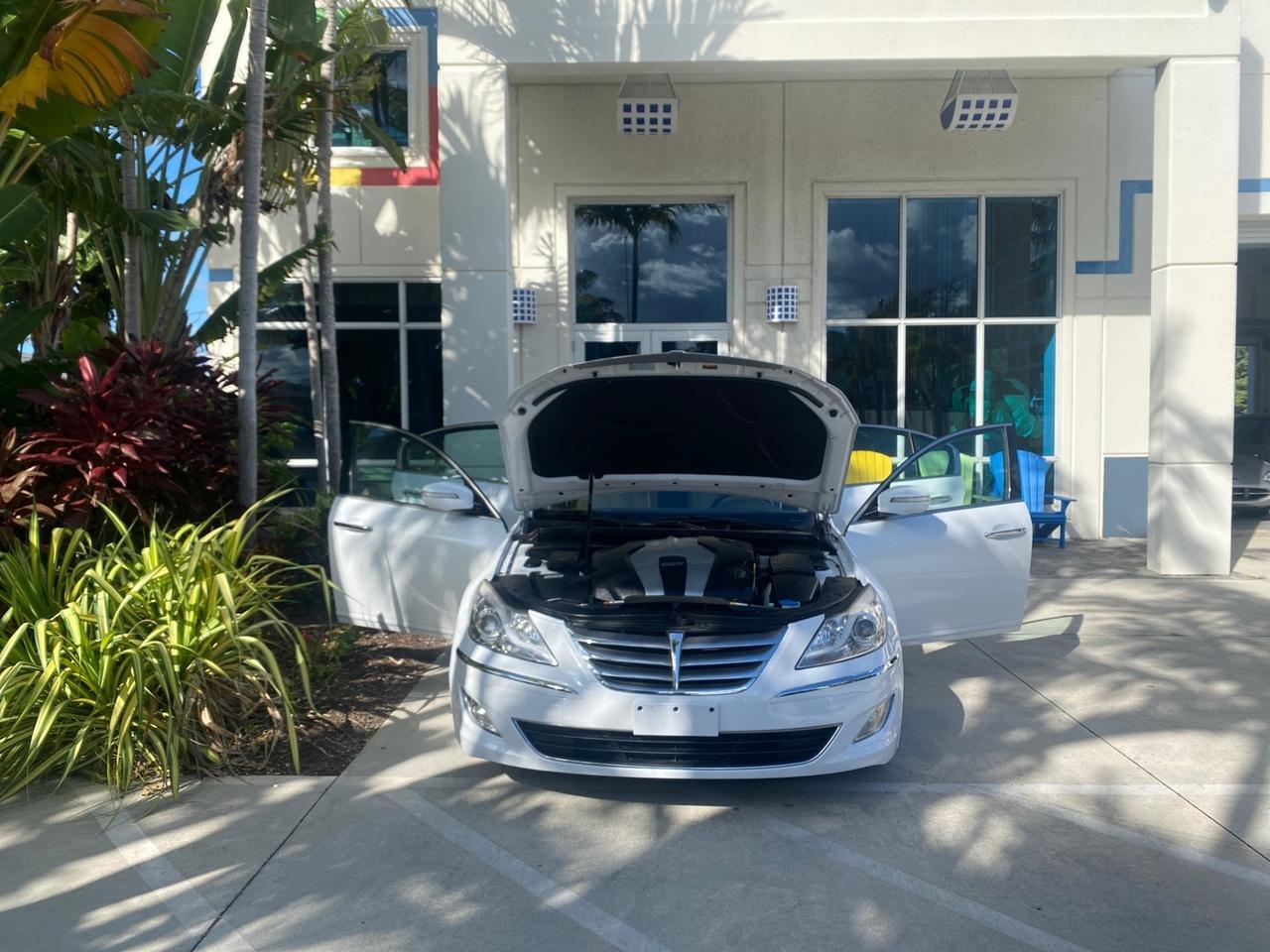 2013 Hyundai Genesis 3.8L LOW MILES 33,575 Pompano Beach FL