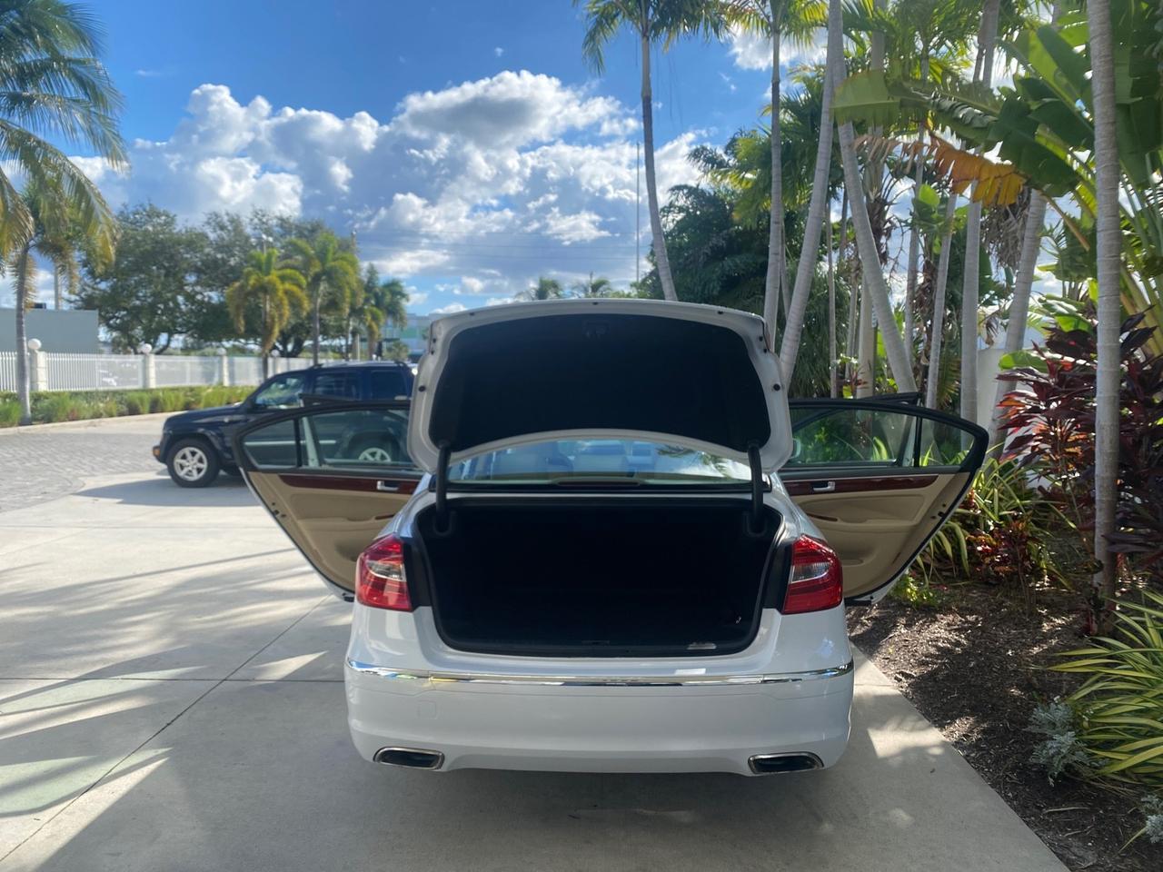 2013 Hyundai Genesis 3.8L LOW MILES 33,575 Pompano Beach FL