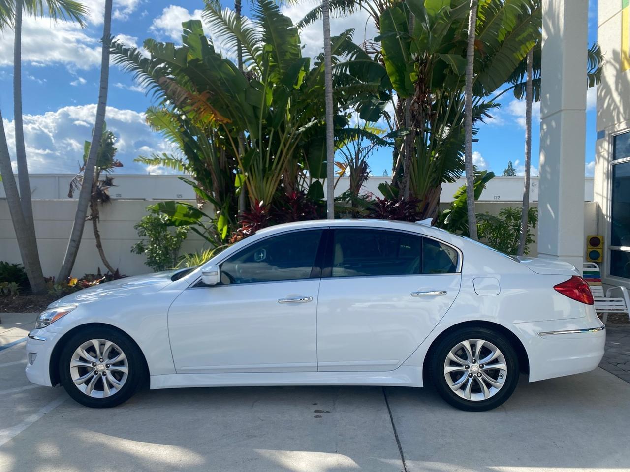 2013 Hyundai Genesis 3.8L LOW MILES 33,575 Pompano Beach FL
