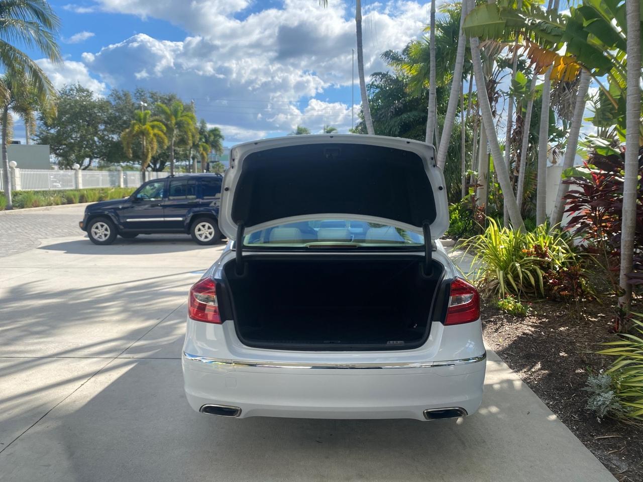 2013 Hyundai Genesis 3.8L LOW MILES 33,575 Pompano Beach FL