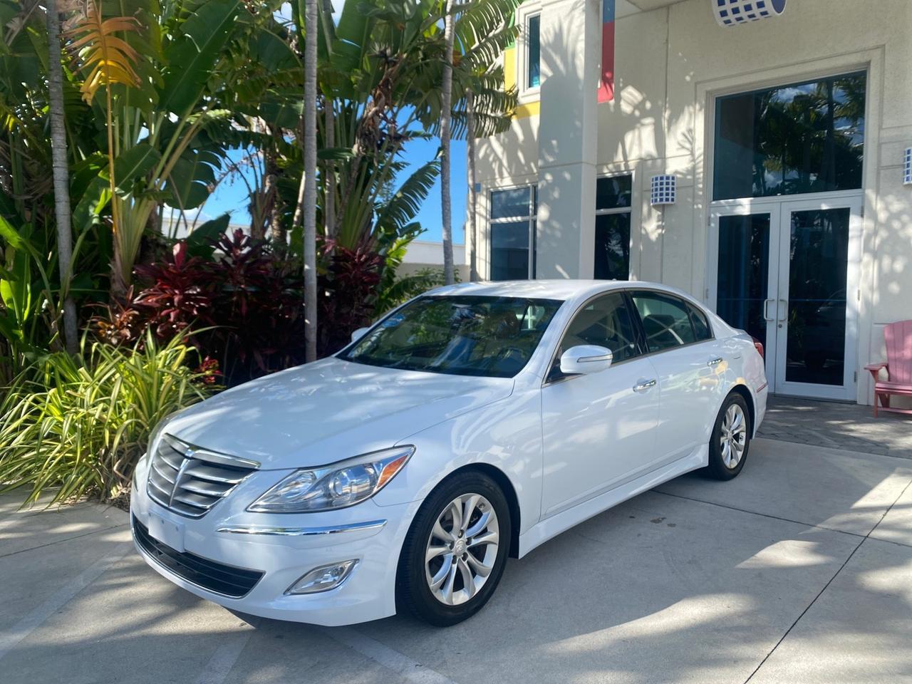 2013 Hyundai Genesis 3.8L LOW MILES 33,575 Pompano Beach FL