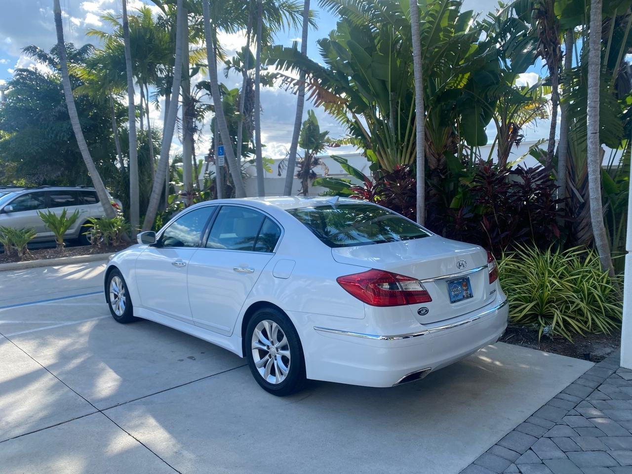 2013 Hyundai Genesis 3.8L LOW MILES 33,575 Pompano Beach FL