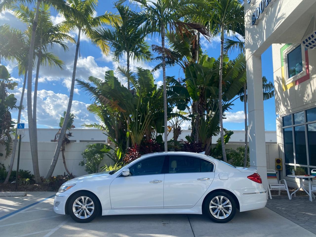 2013 Hyundai Genesis 3.8L LOW MILES 33,575 Pompano Beach FL