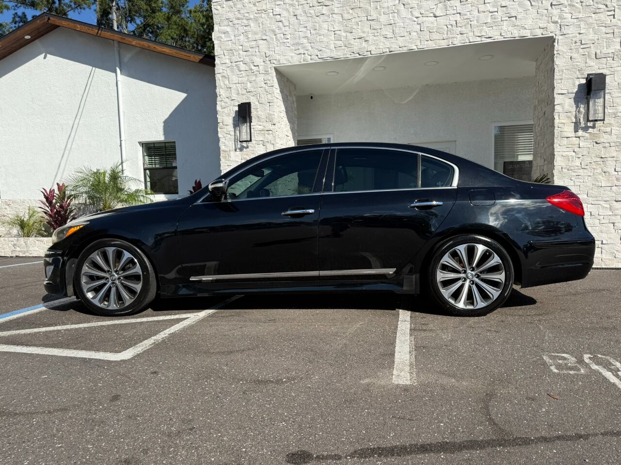 2013 Hyundai Genesis 4dr Sdn V8 5.0L R-Spec