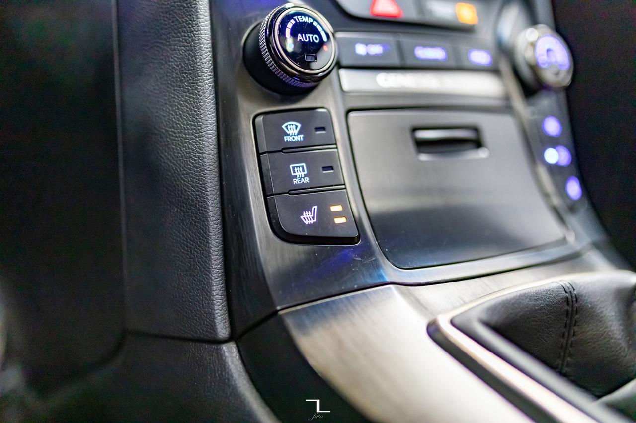 2013 Hyundai Genesis Coupe GT Manual Leather Roof Nav 19" Wheels Red Deer AB