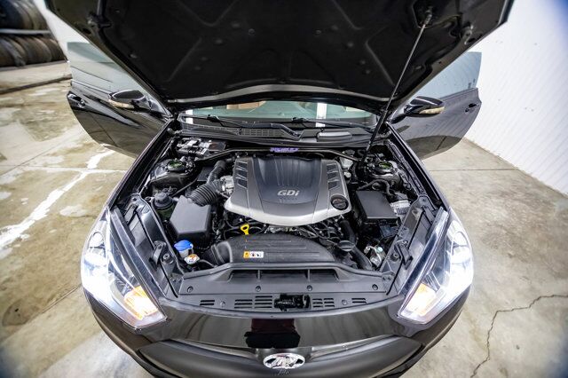 2013 Hyundai Genesis Coupe GT Manual Leather Roof Nav 19&quot; Wheels Red Deer AB