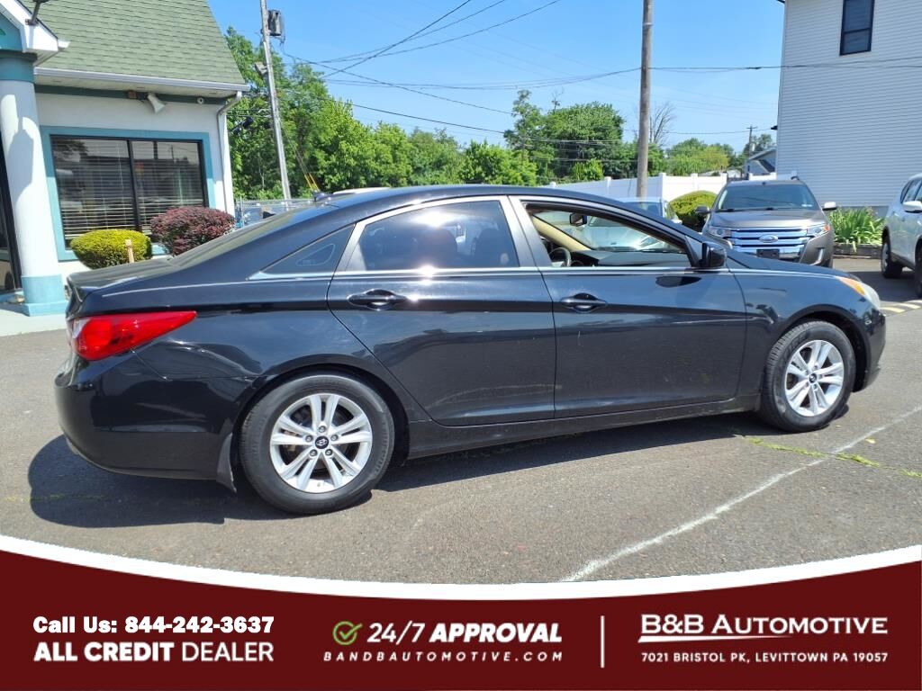 2013 Hyundai SONATA GLS Levittown PA