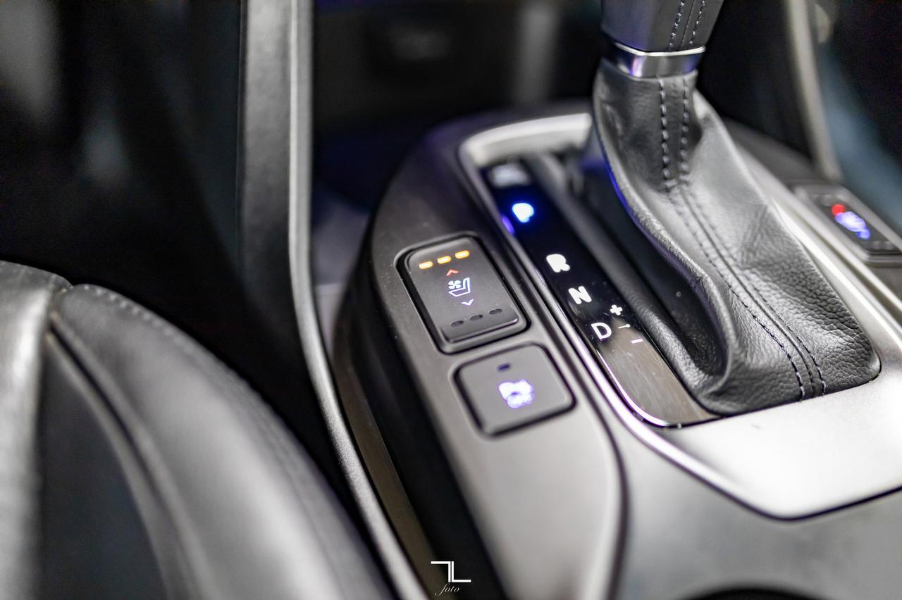 2013 Hyundai Santa Fe XL AWD Limited Leather Roof Nav BCam Red Deer AB