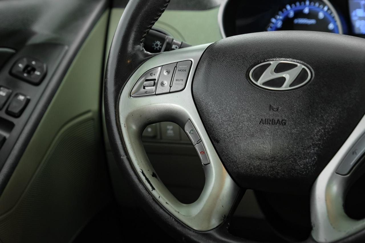 2013 Hyundai Tucson GLS AWD SUNROOF LEATHER/CLOTH HEATED SEATS BLUETOOTH CRUISE CONT Carrollton TX