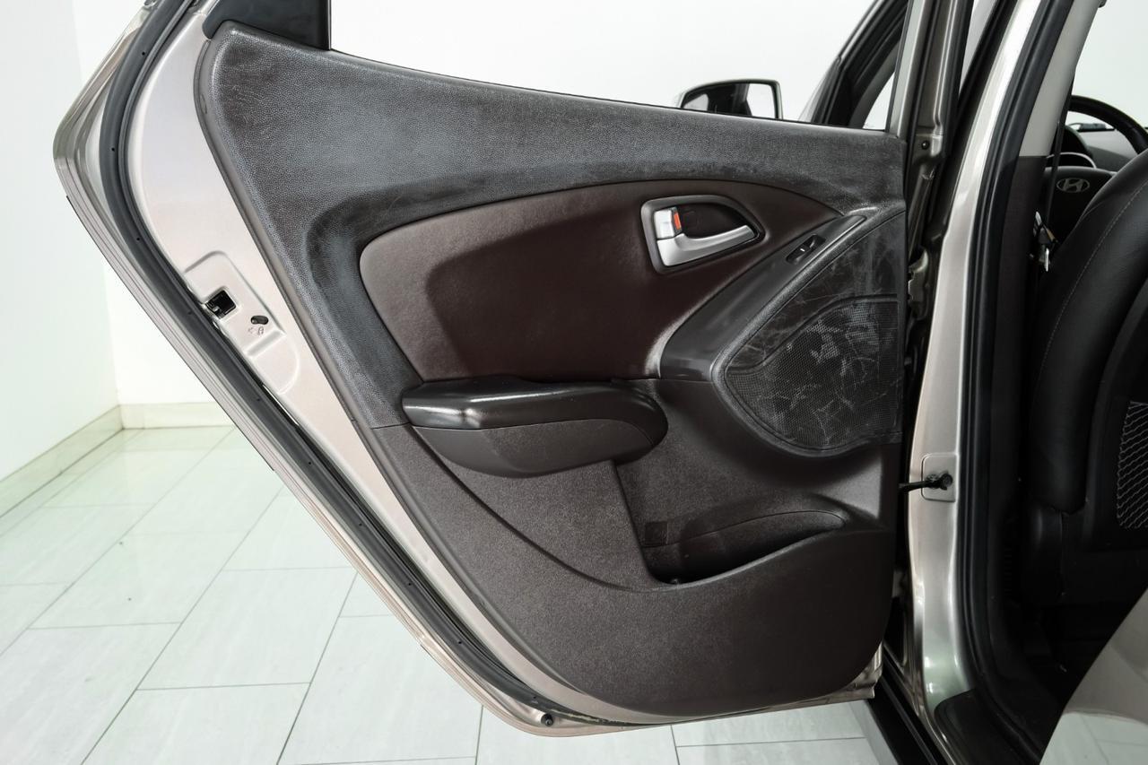 2013 Hyundai Tucson GLS AWD SUNROOF LEATHER/CLOTH HEATED SEATS BLUETOOTH CRUISE CONT Carrollton TX