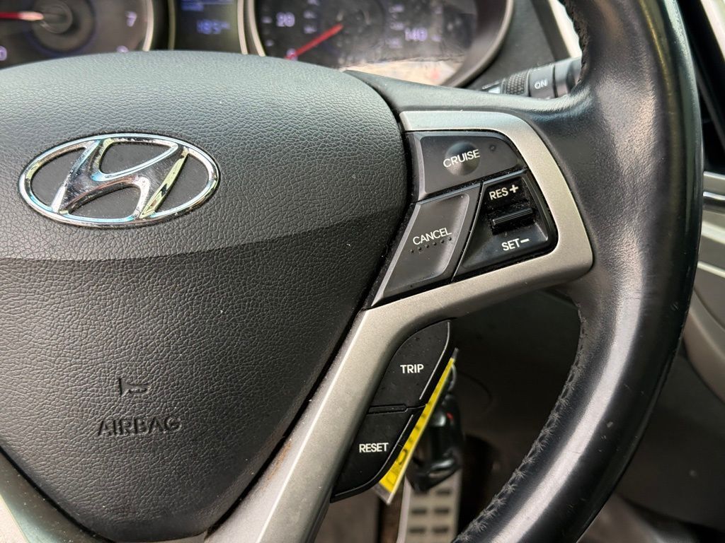 2013 Hyundai Veloster Base Crestwood KY