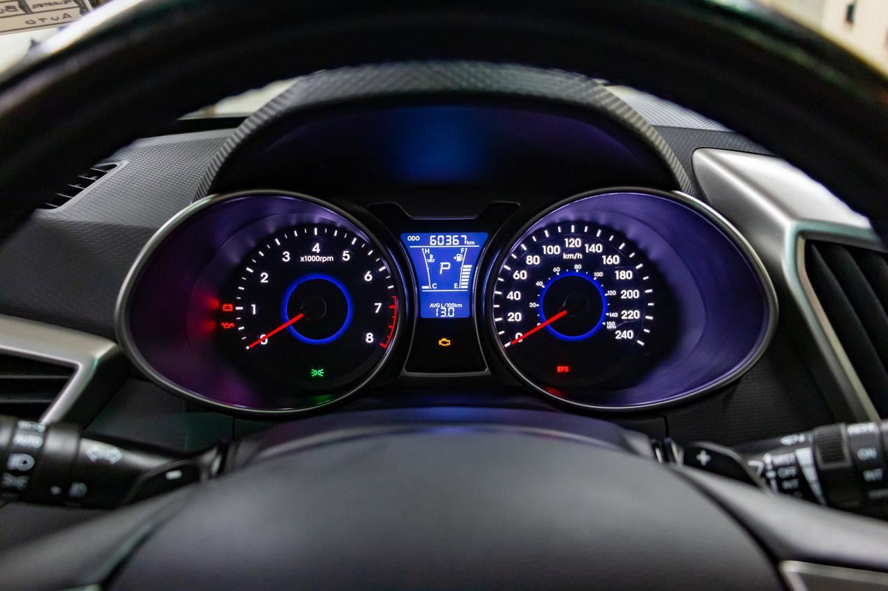 2013 Hyundai Veloster Tech Roof Nav BCam Red Deer AB