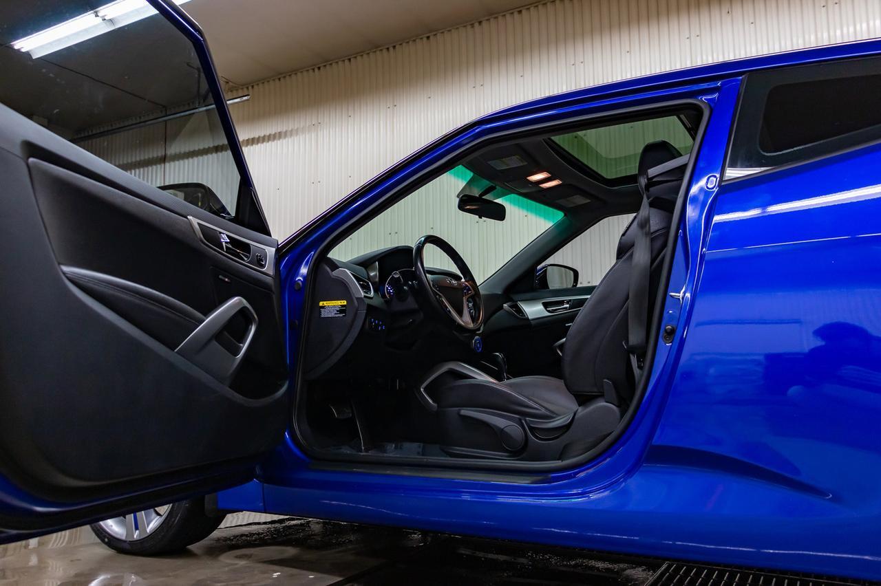 2013 Hyundai Veloster Tech Roof Nav BCam Red Deer AB