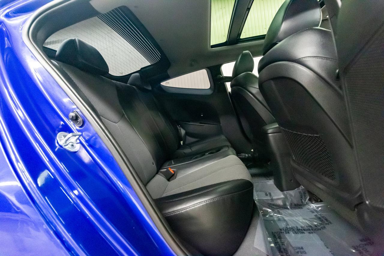 2013 Hyundai Veloster Tech Roof Nav BCam Red Deer AB