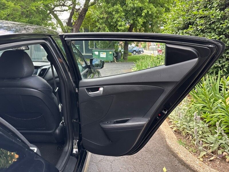 2013 Hyundai Veloster Turbo FWD w/ Ultimate Pkg Arlington VA