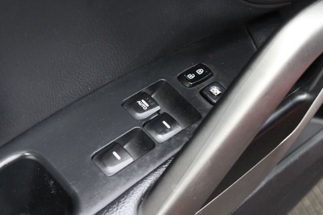 2013 Hyundai Veloster Turbo w/Black Chantilly VA