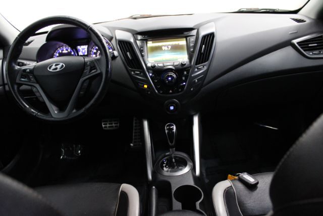 2013 Hyundai Veloster Turbo w/Black