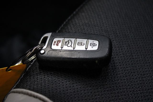 2013 Hyundai Veloster Turbo w/Black Chantilly VA