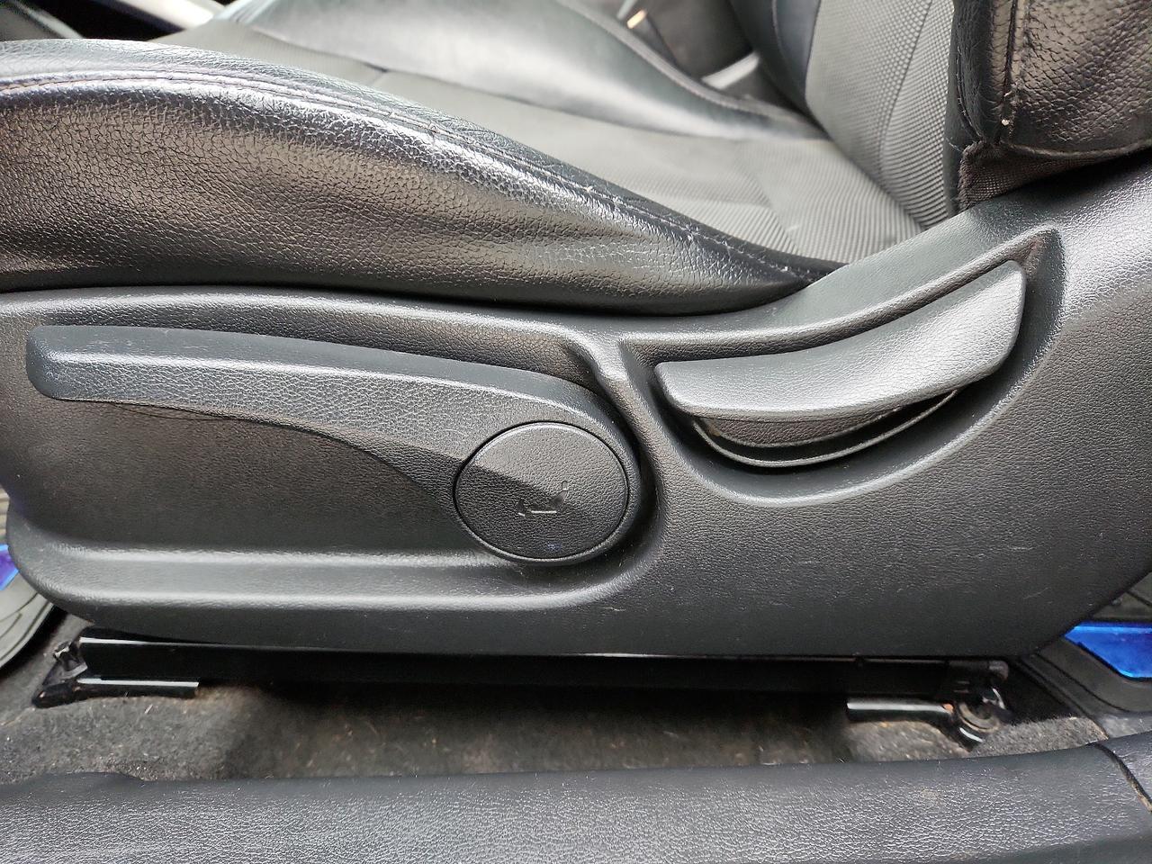2013 Hyundai Veloster w/Black Int Lubbock TX