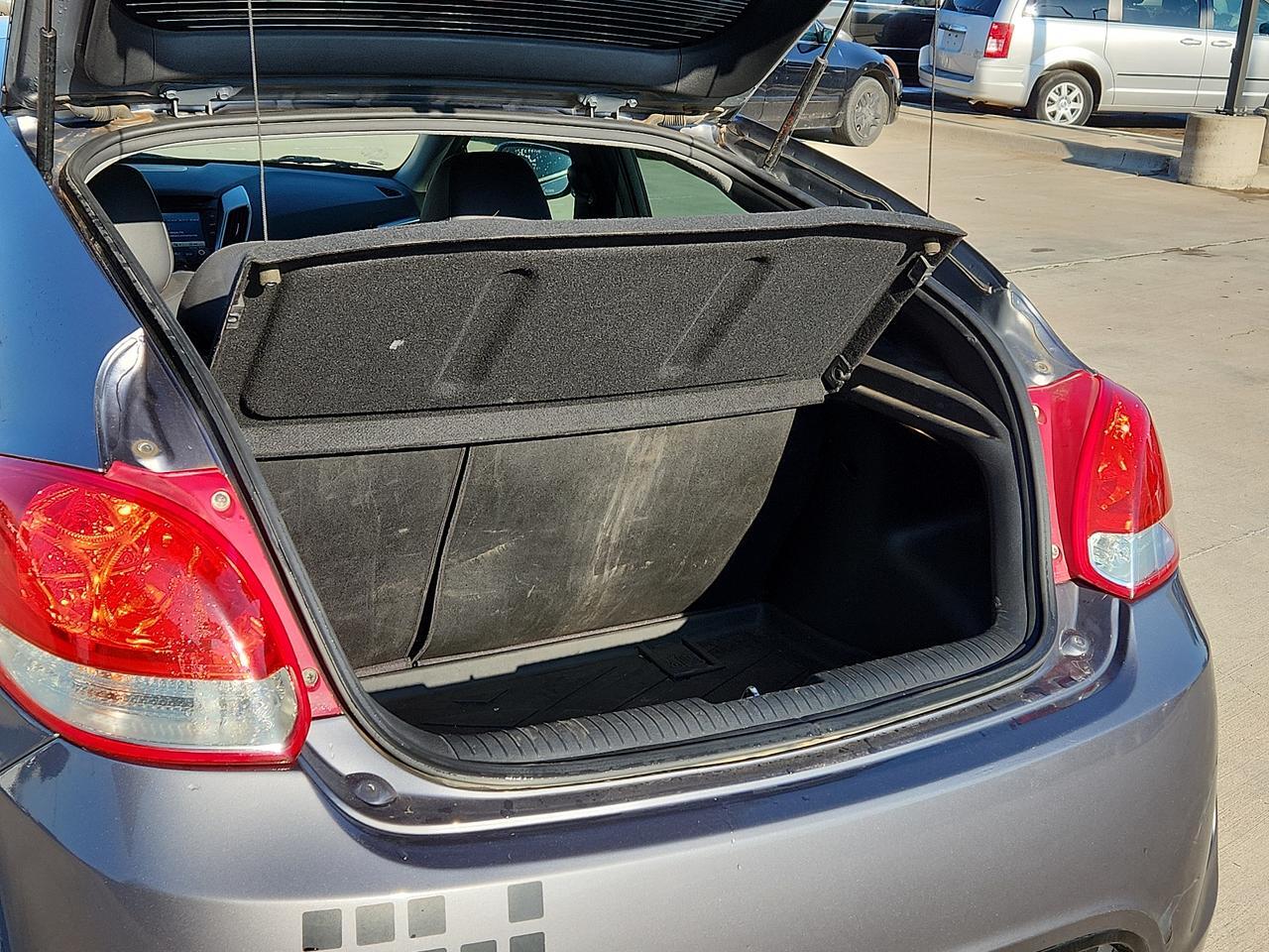 2013 Hyundai Veloster w/Black Int Lubbock TX