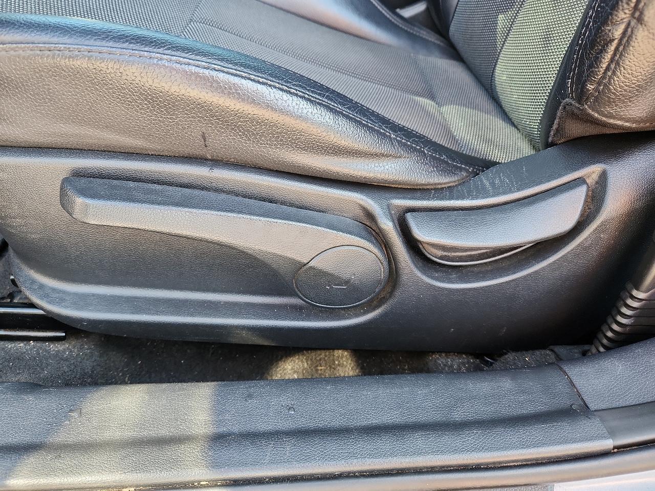 2013 Hyundai Veloster w/Black Int Lubbock TX