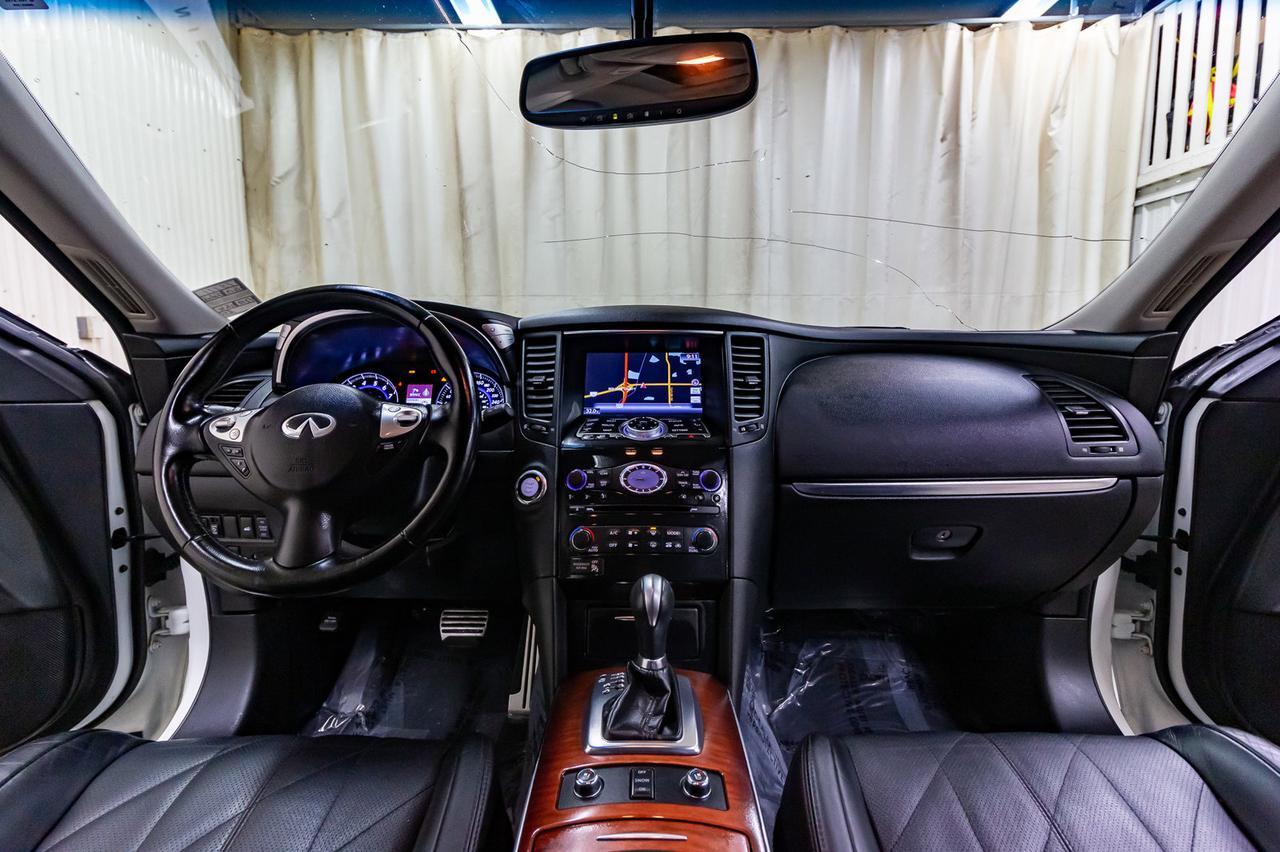 2013 Infiniti FX50 AWD Tech Pkg. Leather Roof Nav BCam Red Deer AB