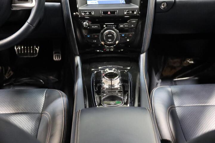 2013 Jaguar XK Portfolio Special Edition 2dr Coupe Chicago IL