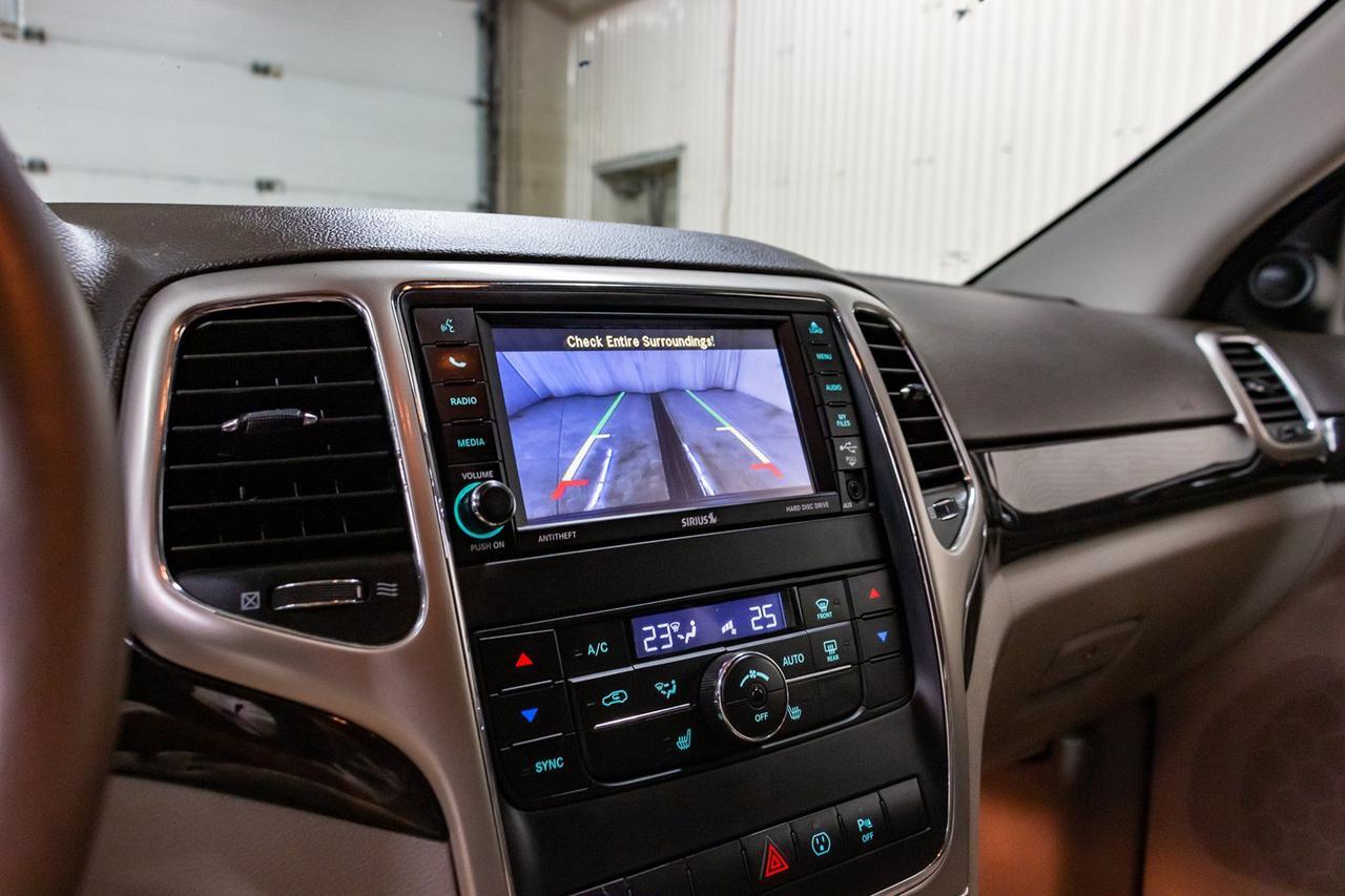 2013 Jeep Grand Cherokee 4x4 Laredo Leather BCam Red Deer AB