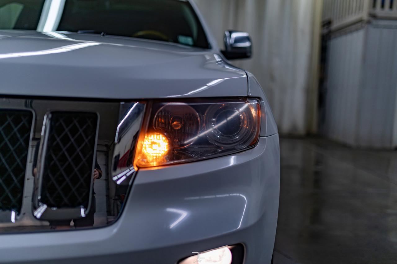 2013 Jeep Grand Cherokee 4x4 Overland Leather Roof Nav BCam Red Deer AB