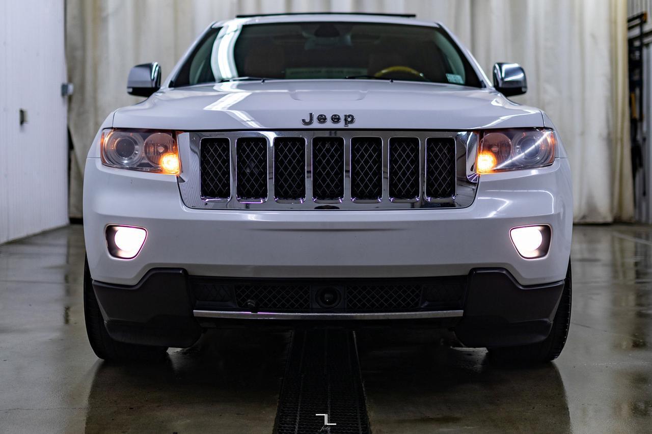 2013 Jeep Grand Cherokee 4x4 Overland Leather Roof Nav BCam Red Deer AB