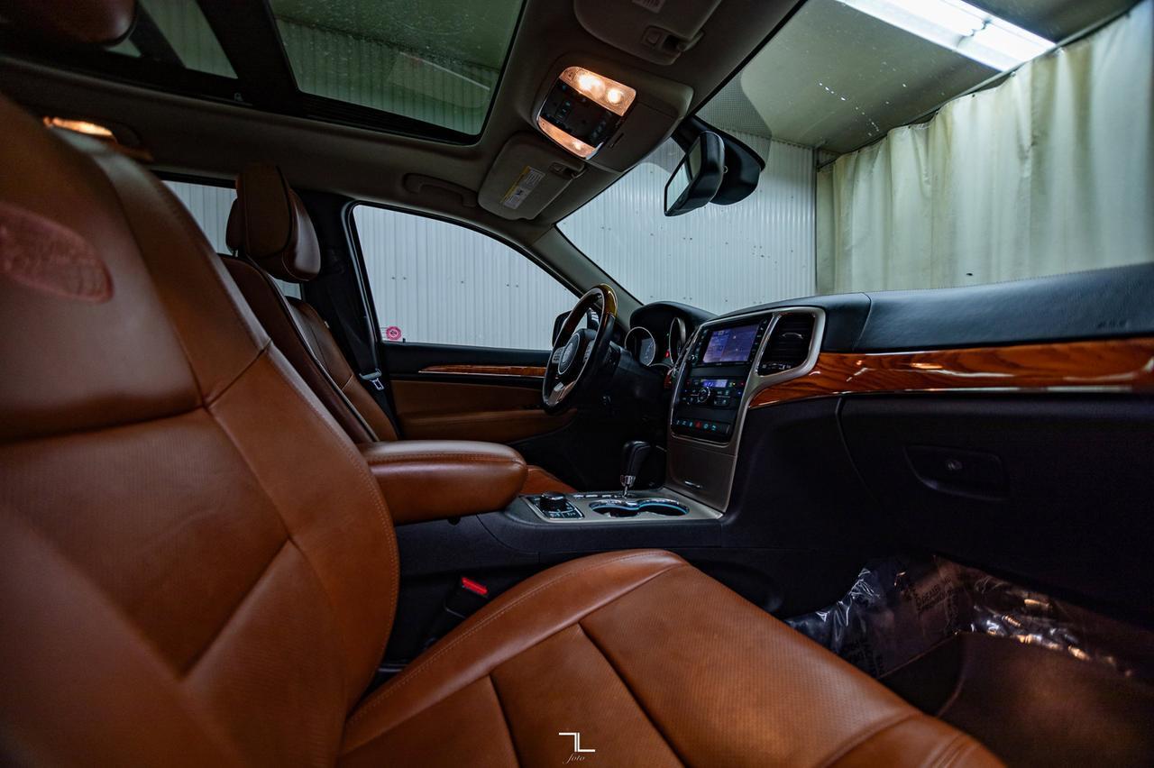 2013 Jeep Grand Cherokee 4x4 Overland Leather Roof Nav BCam Red Deer AB