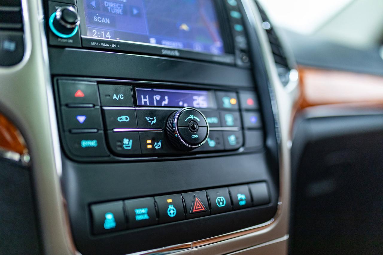 2013 Jeep Grand Cherokee 4x4 Overland Leather Roof Nav BCam Red Deer AB