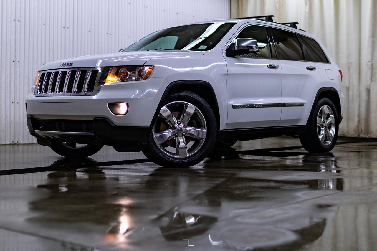 2013 Jeep Grand Cherokee 4x4 Overland Leather Roof Nav BCam Red Deer AB