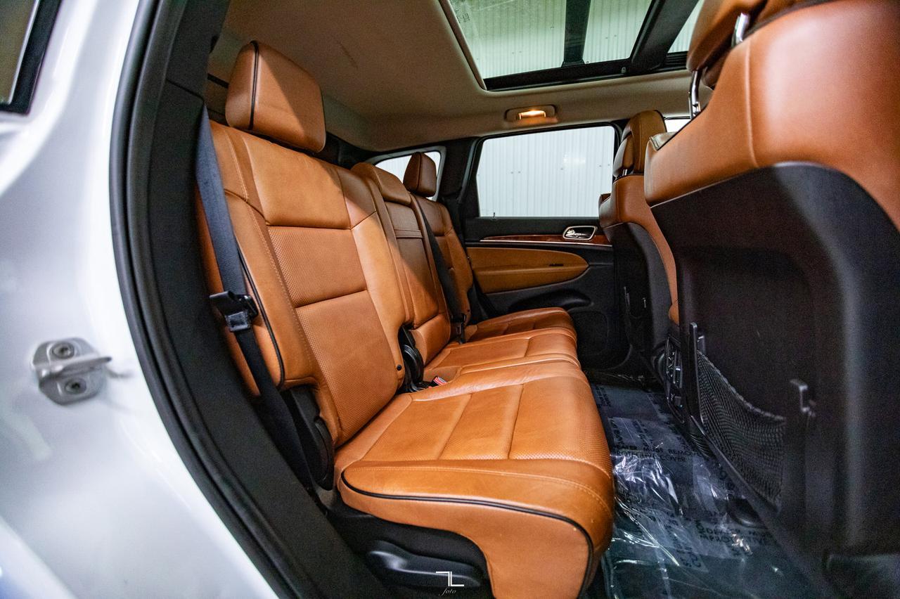 2013 Jeep Grand Cherokee 4x4 Overland Leather Roof Nav BCam Red Deer AB