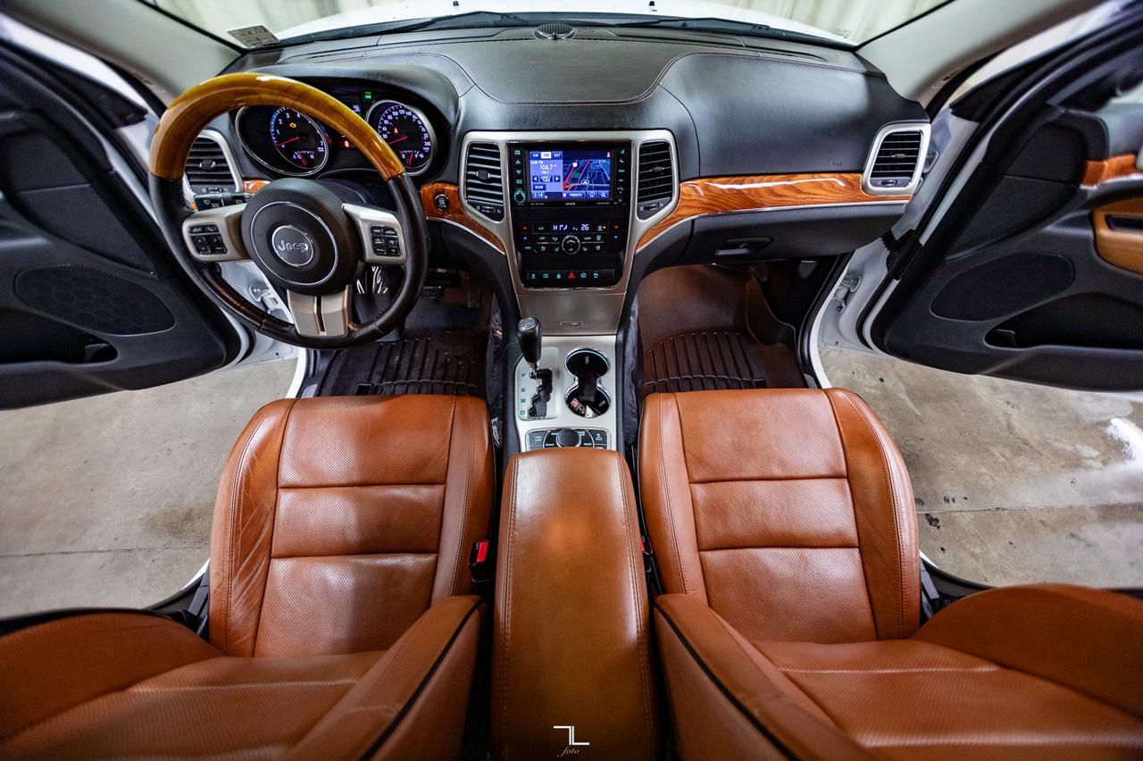 2013 Jeep Grand Cherokee 4x4 Overland Leather Roof Nav BCam Red Deer AB