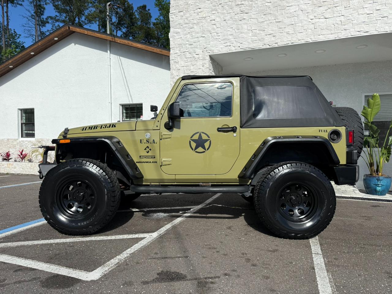 2013 Jeep Wrangler 4WD 2dr Sport