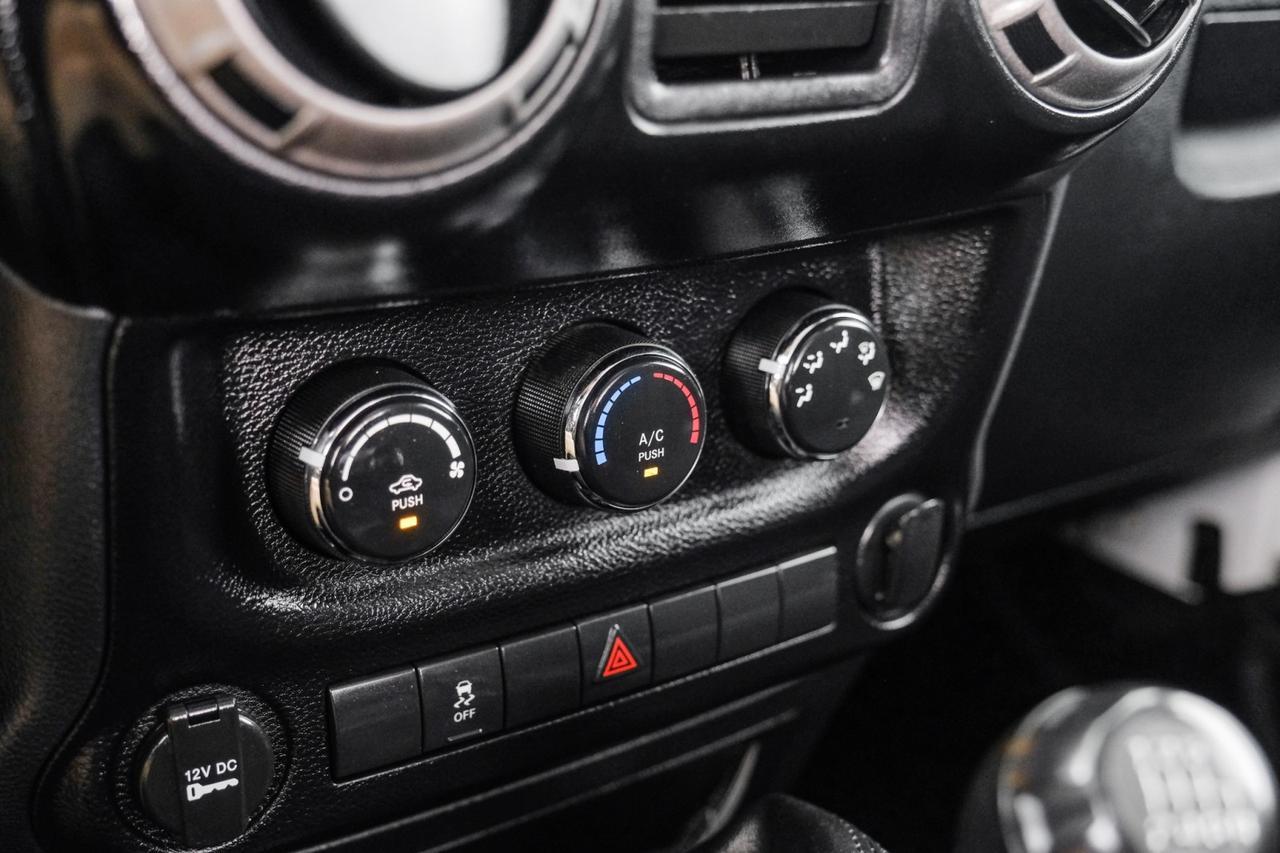 2013 Jeep Wrangler SPORT 4WD SOFT TOP CONVERTIBLE CRUISE CONTROL STEERING WHEEL CONTROLS Carrollton TX