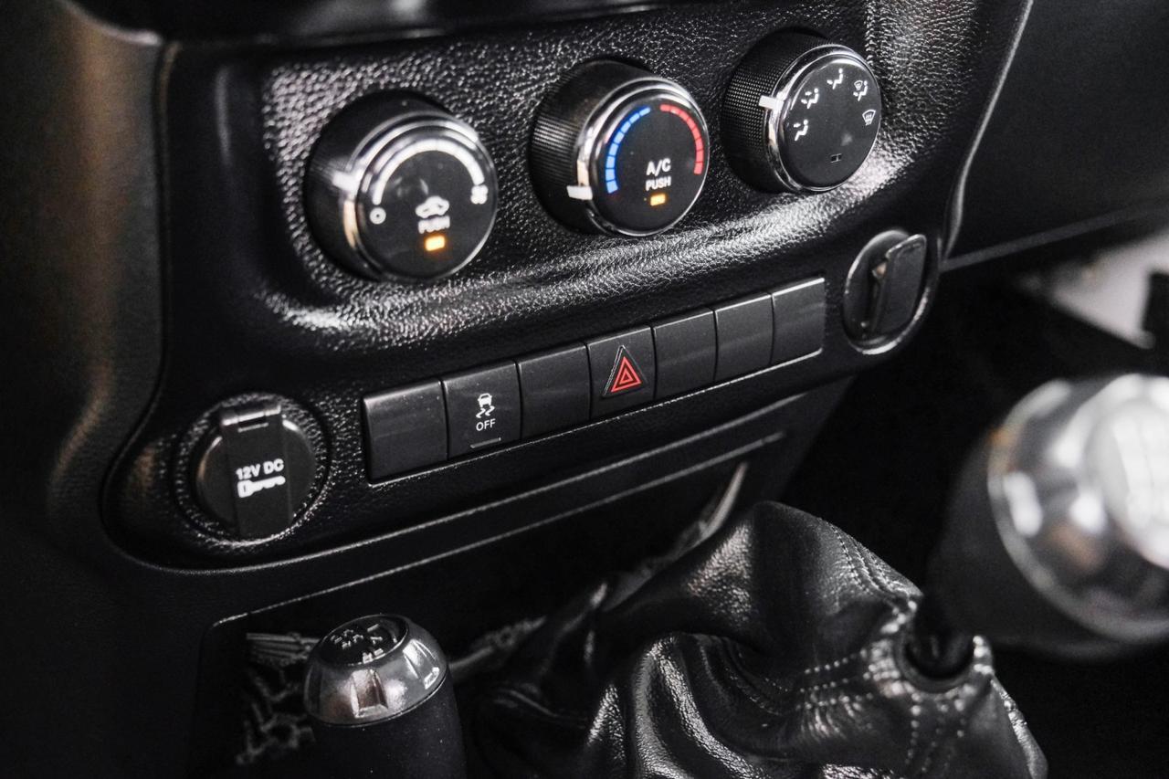 2013 Jeep Wrangler SPORT 4WD SOFT TOP CONVERTIBLE CRUISE CONTROL STEERING WHEEL CONTROLS Carrollton TX