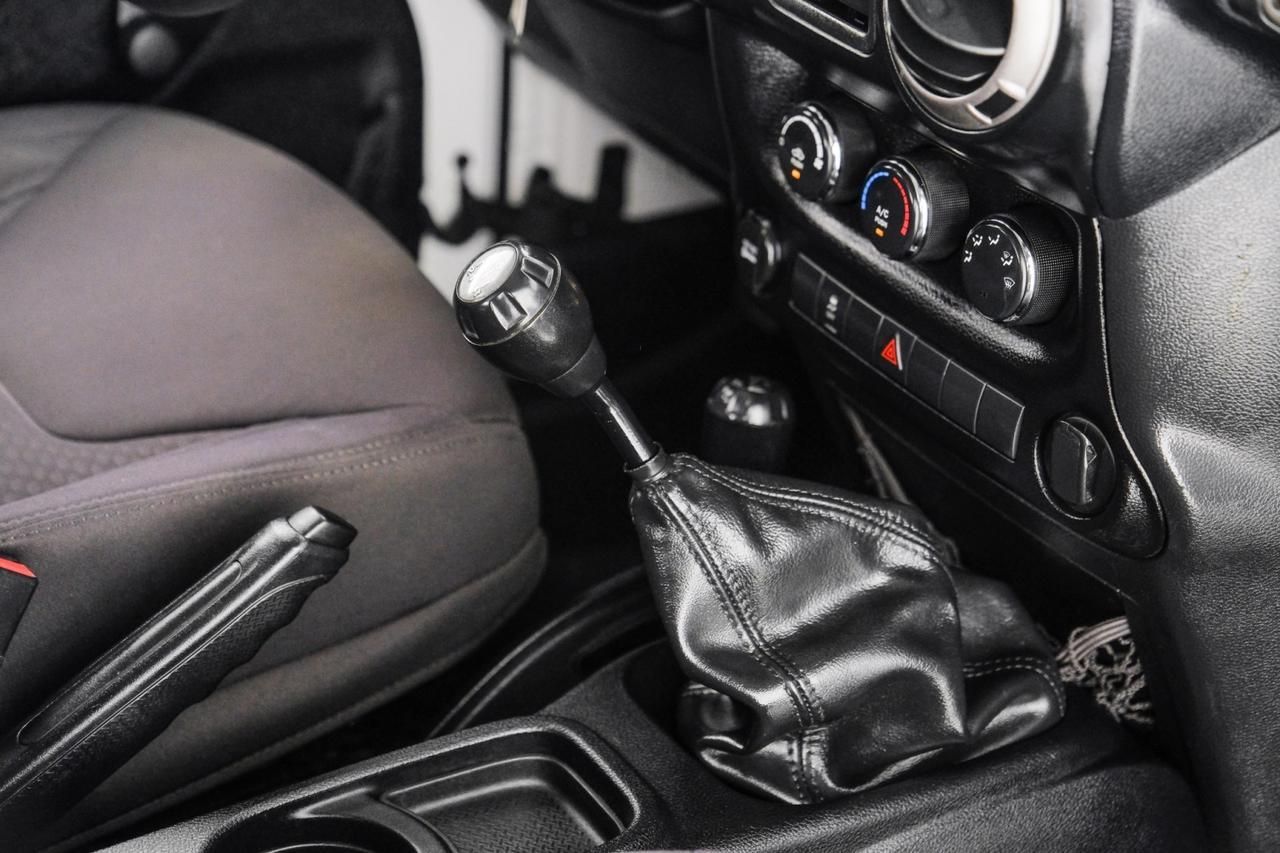 2013 Jeep Wrangler SPORT 4WD SOFT TOP CONVERTIBLE CRUISE CONTROL STEERING WHEEL CONTROLS Carrollton TX