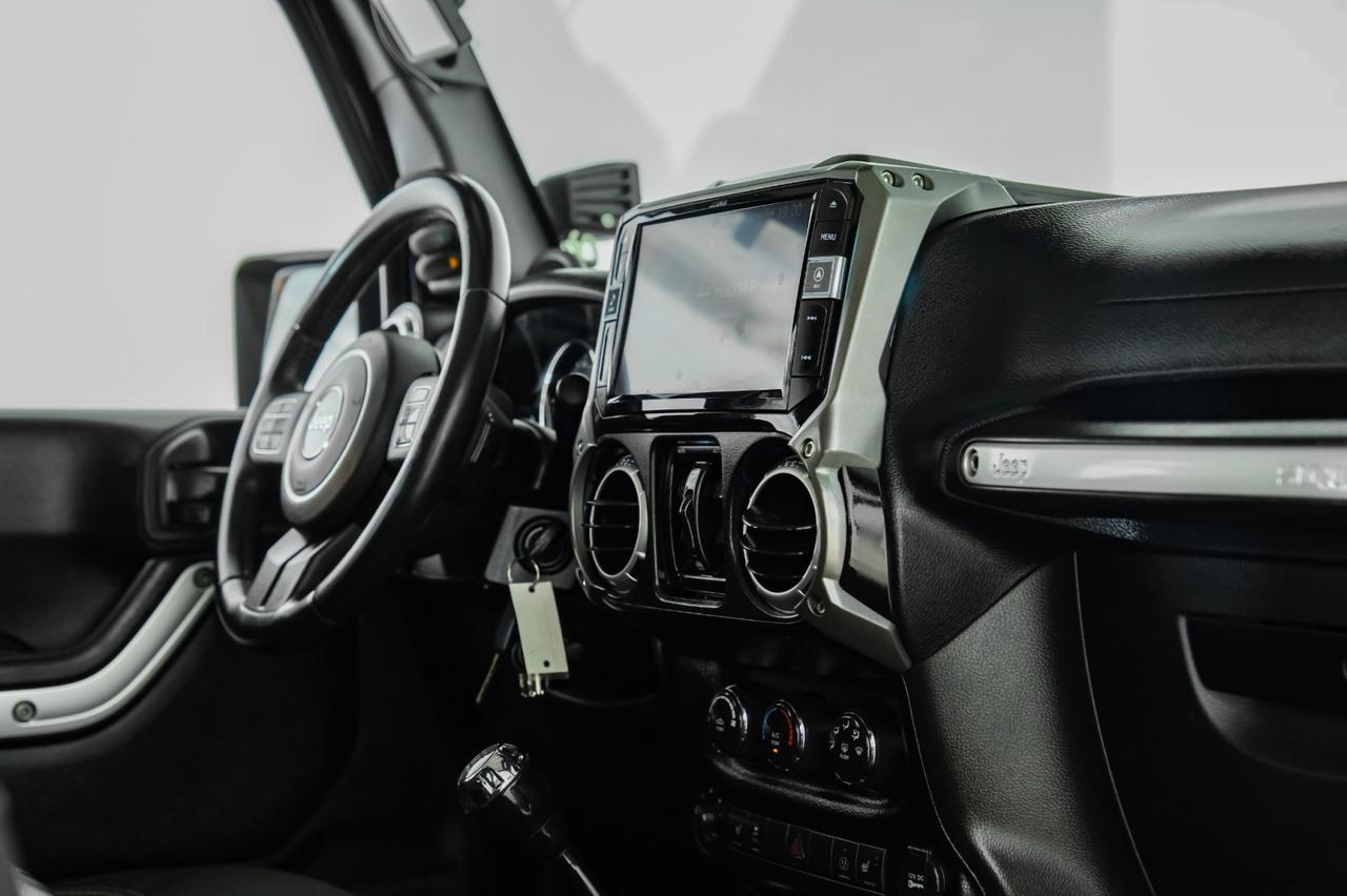 2013 Jeep Wrangler UNLIMITED RUBICON 4WD HARD TOP CONVERTIBLE HEATED SEATS CRUISE ALLOY WHEELS Carrollton TX